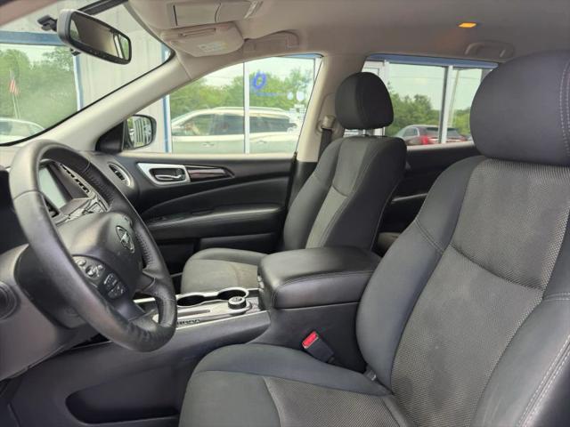 2018 Nissan Pathfinder SV