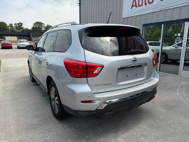 2018 Nissan Pathfinder SV