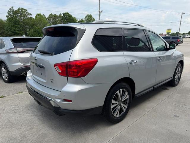 2018 Nissan Pathfinder SV