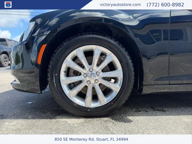 2017 Chrysler 300 Limited AWD
