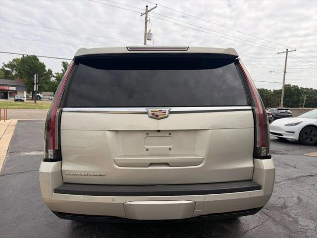 2016 Cadillac Escalade Luxury Collection