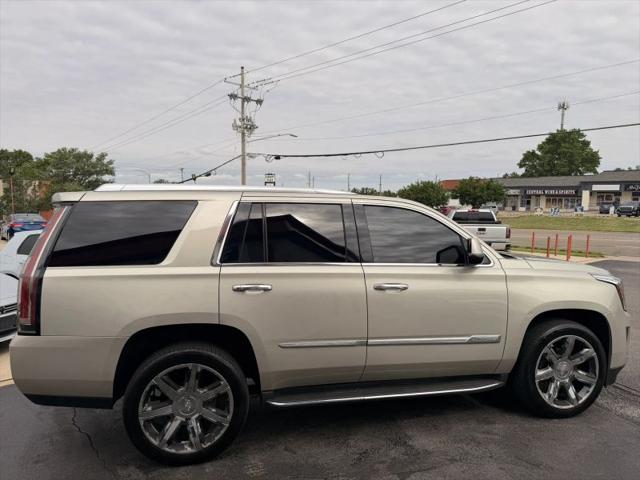 2016 Cadillac Escalade Luxury Collection