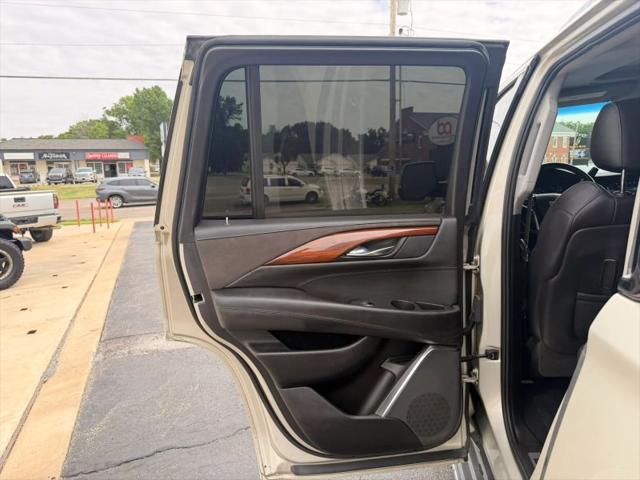 2016 Cadillac Escalade Luxury Collection
