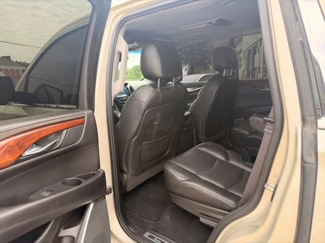 2016 Cadillac Escalade Luxury Collection