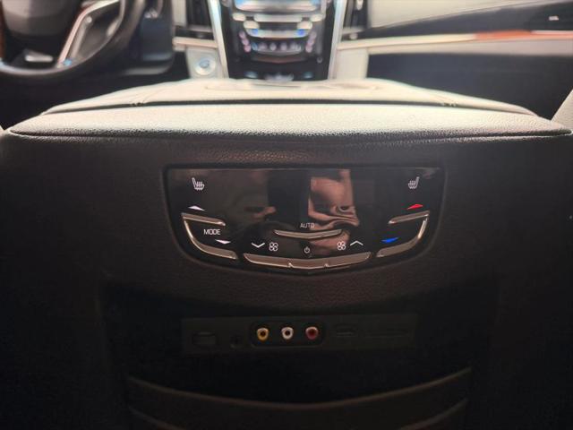 2016 Cadillac Escalade Luxury Collection