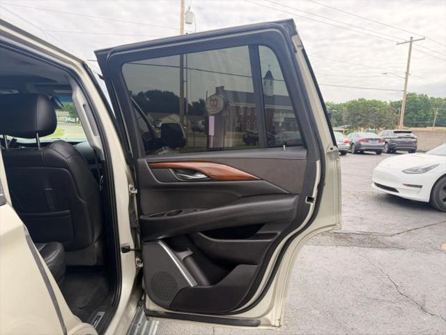 2016 Cadillac Escalade Luxury Collection