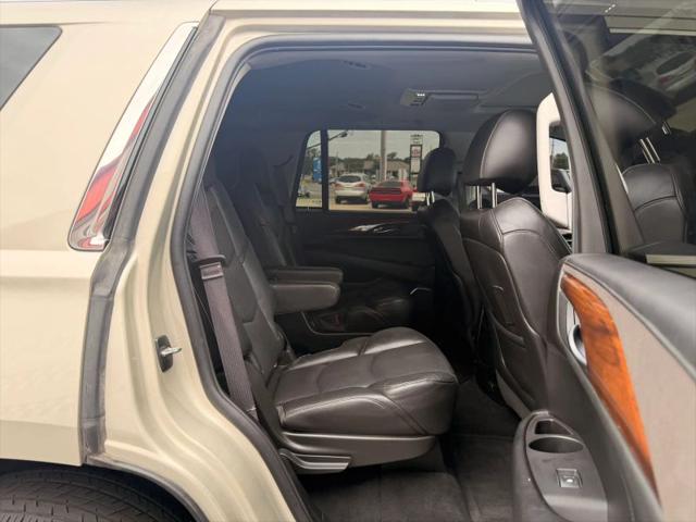2016 Cadillac Escalade Luxury Collection