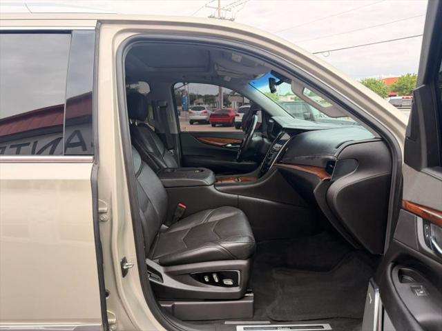 2016 Cadillac Escalade Luxury Collection