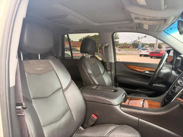 2016 Cadillac Escalade Luxury Collection