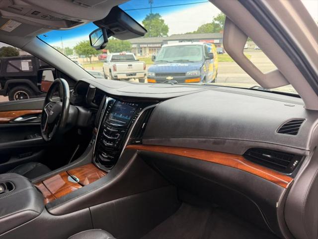 2016 Cadillac Escalade Luxury Collection