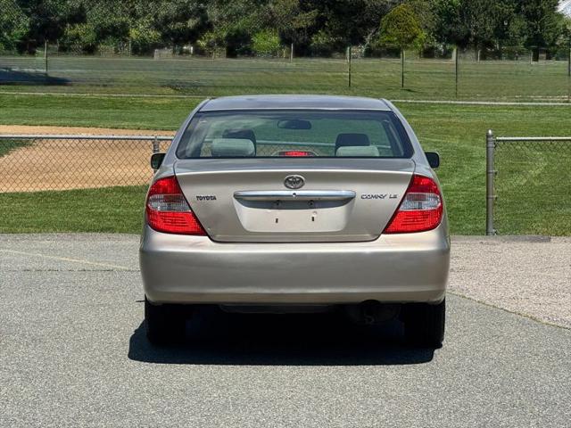 2004 Toyota Camry LE