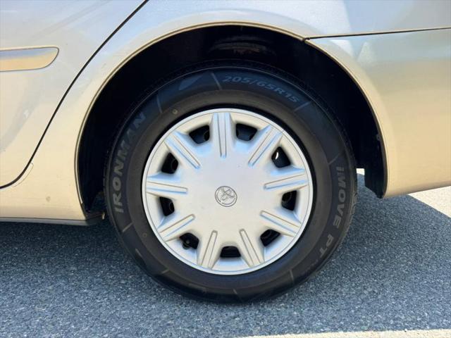 2004 Toyota Camry LE