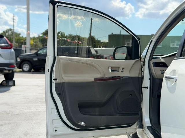 2012 Toyota Sienna Limited V6 7 Passenger