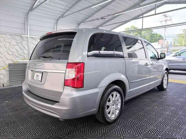 2015 Chrysler Town & Country Touring