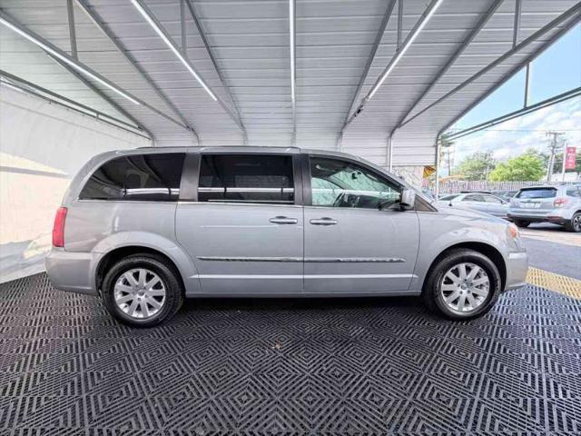 2015 Chrysler Town & Country Touring