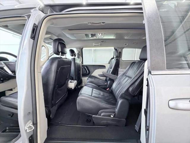 2015 Chrysler Town & Country Touring