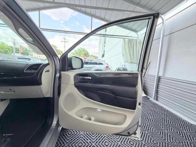 2015 Chrysler Town & Country Touring