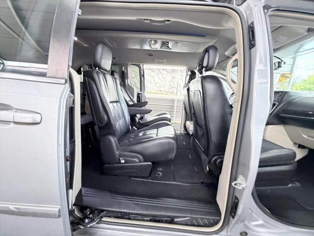 2015 Chrysler Town & Country Touring