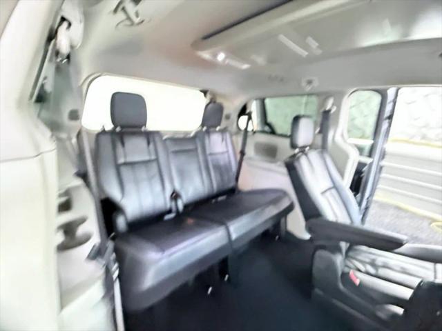 2015 Chrysler Town & Country Touring