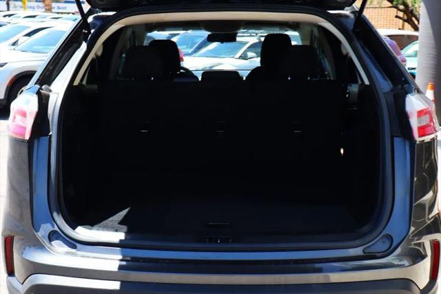 2020 Ford Edge SE