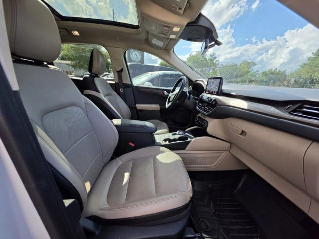 2020 Ford Escape Titanium Hybrid