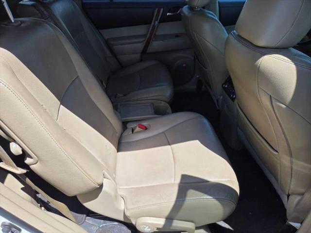 2013 Toyota Highlander Limited V6