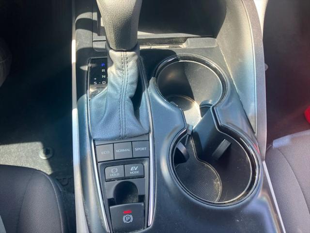 2020 Toyota Camry LE Hybrid