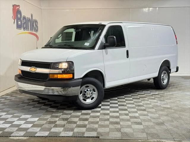 2026 Chevrolet Express Cargo Van 2500 Regular Wheelbase, WT, RWD