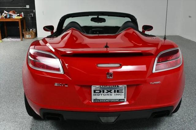 2007 Saturn Sky Red Line