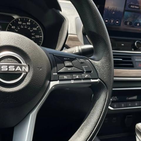 2025 Nissan Altima SV FWD