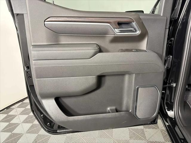 2026 GMC Sierra 1500 Crew Cab, Short Bed, SLT, 4WD