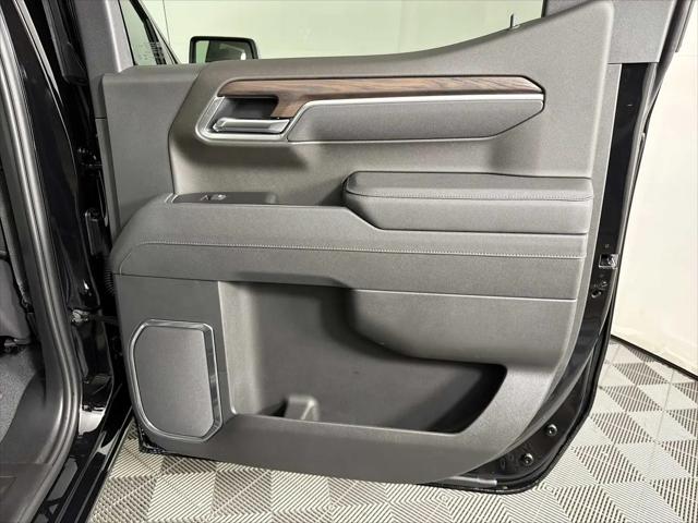 2026 GMC Sierra 1500 Crew Cab, Short Bed, SLT, 4WD