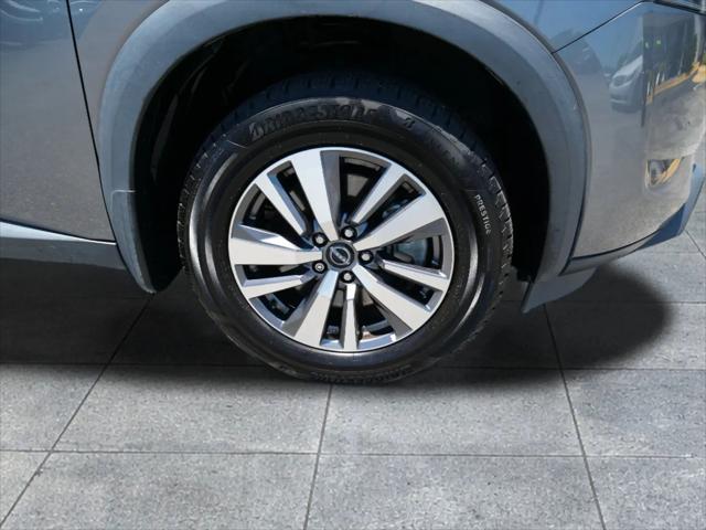 2023 Nissan Pathfinder SL 4WD