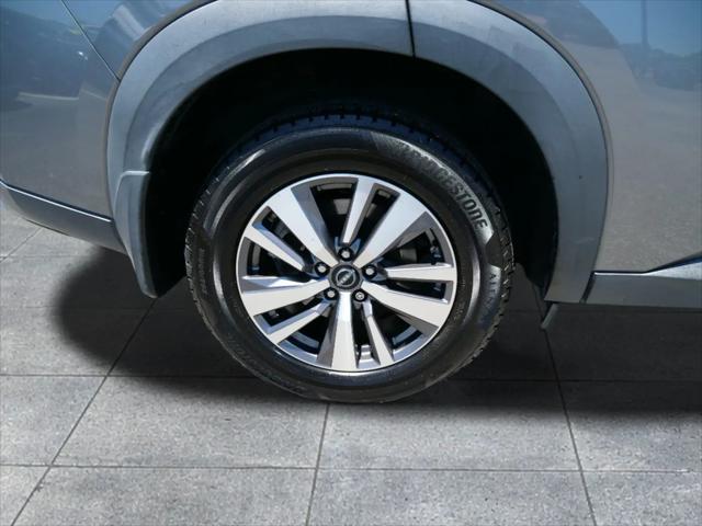 2023 Nissan Pathfinder SL 4WD