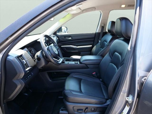 2023 Nissan Pathfinder SL 4WD