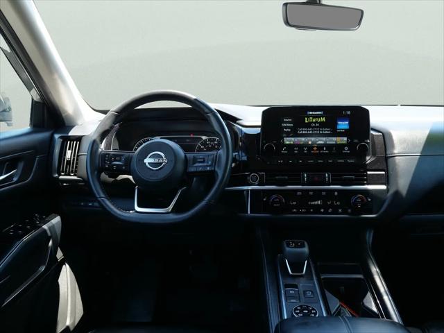 2023 Nissan Pathfinder SL 4WD