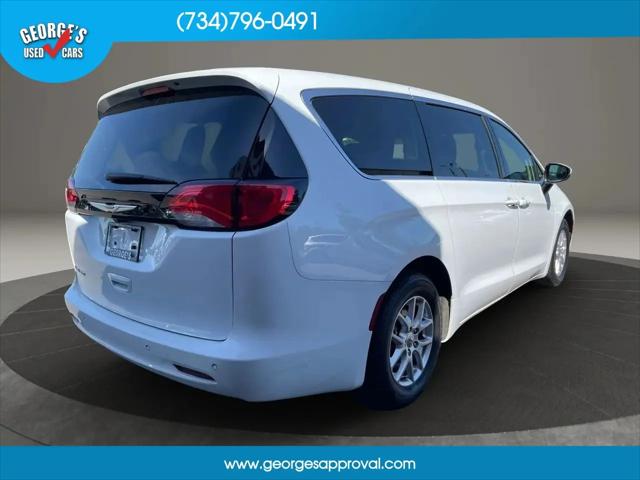 2023 Chrysler Voyager LX