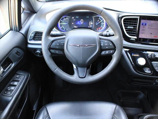 2022 Chrysler Pacifica Hybrid Touring L
