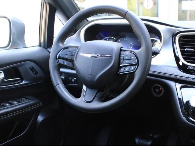 2022 Chrysler Pacifica Hybrid Touring L