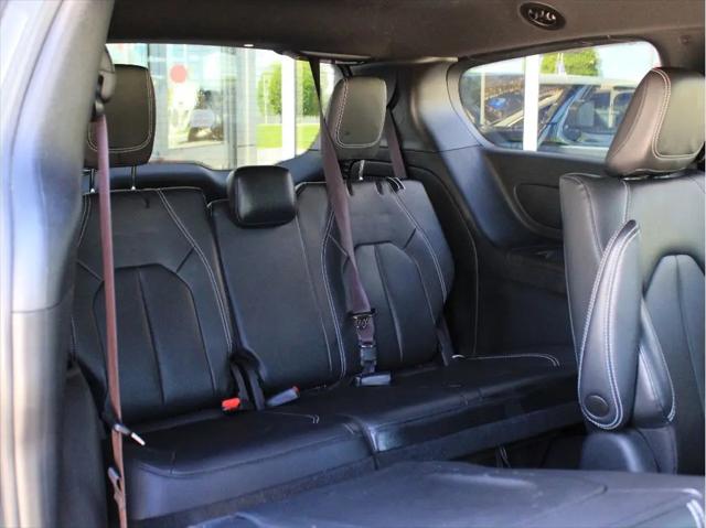 2022 Chrysler Pacifica Hybrid Touring L
