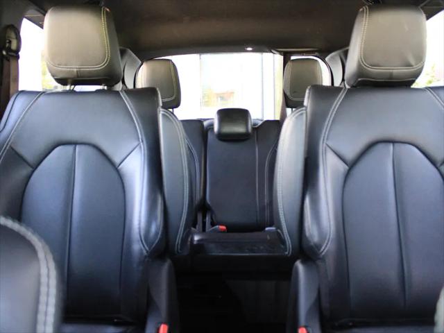 2022 Chrysler Pacifica Hybrid Touring L