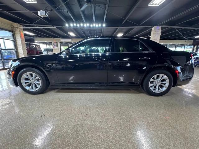 2022 Chrysler 300 Touring