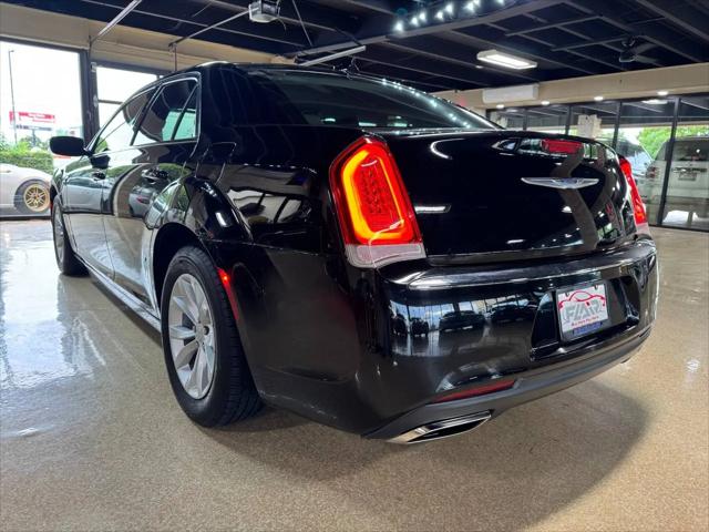 2022 Chrysler 300 Touring