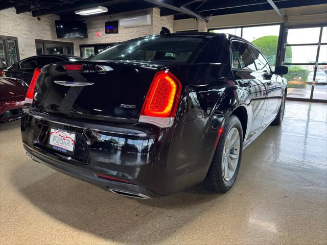 2022 Chrysler 300 Touring