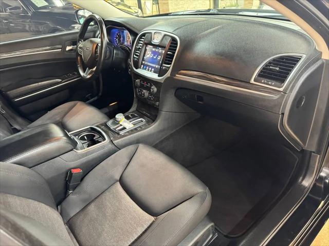 2022 Chrysler 300 Touring