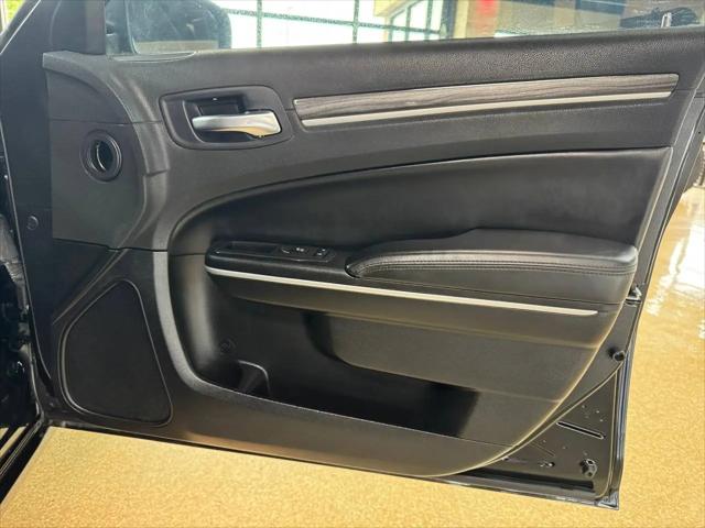2022 Chrysler 300 Touring
