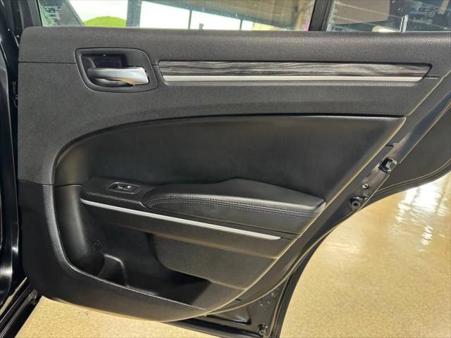 2022 Chrysler 300 Touring
