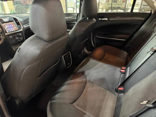 2022 Chrysler 300 Touring