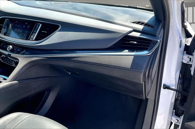 2023 Buick Enclave Essence AWD