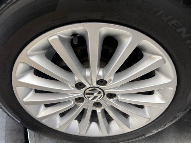 2017 Volkswagen Passat 1.8T SE